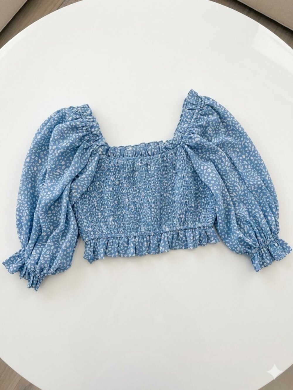 NWT Here Comes The Sun, blue white floral, smocked puff sleeve crop top S